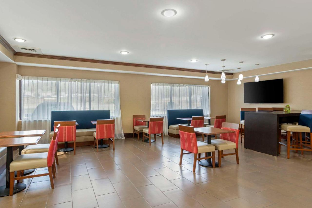 Comfort Suites At Kennesaw State University Exterior foto